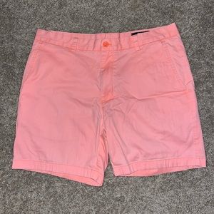 Men’s Vineyard Vines breaker shorts